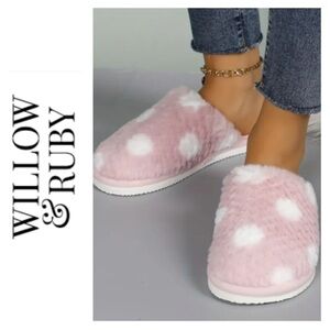 NEW!  Willow & Ruby polka-dot slippers ((XL)